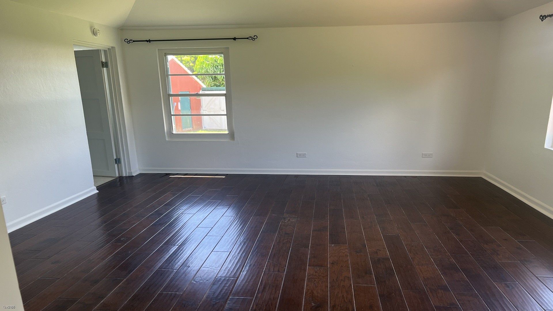 Three Cedars Apartment