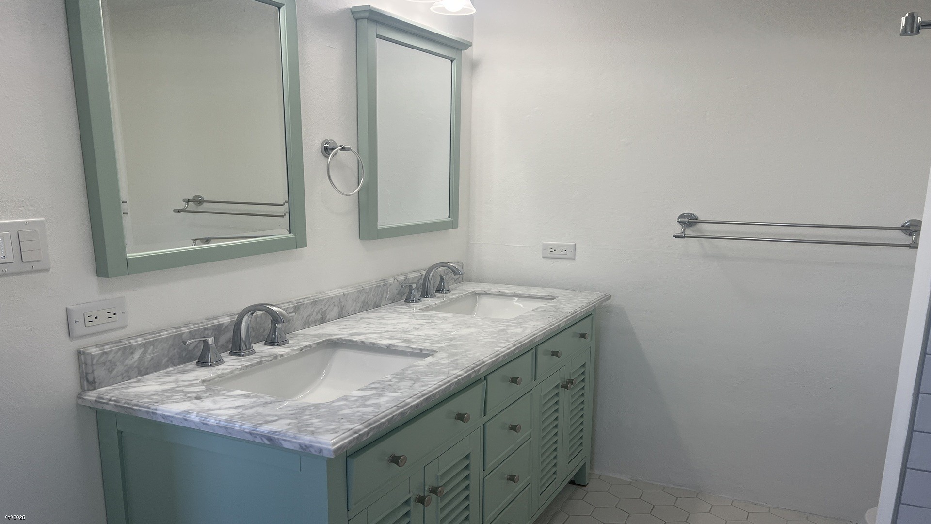 Three Cedars Apartment