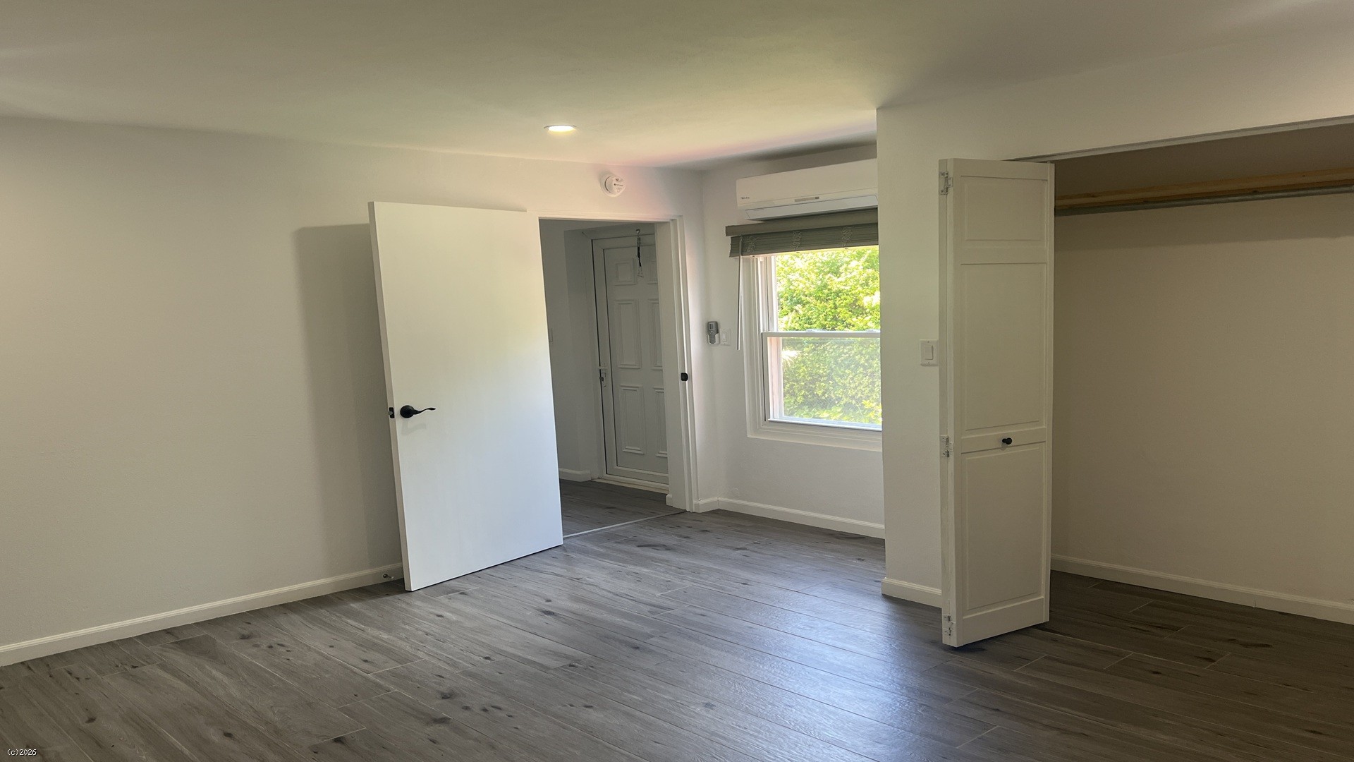 Three Cedars Apartment