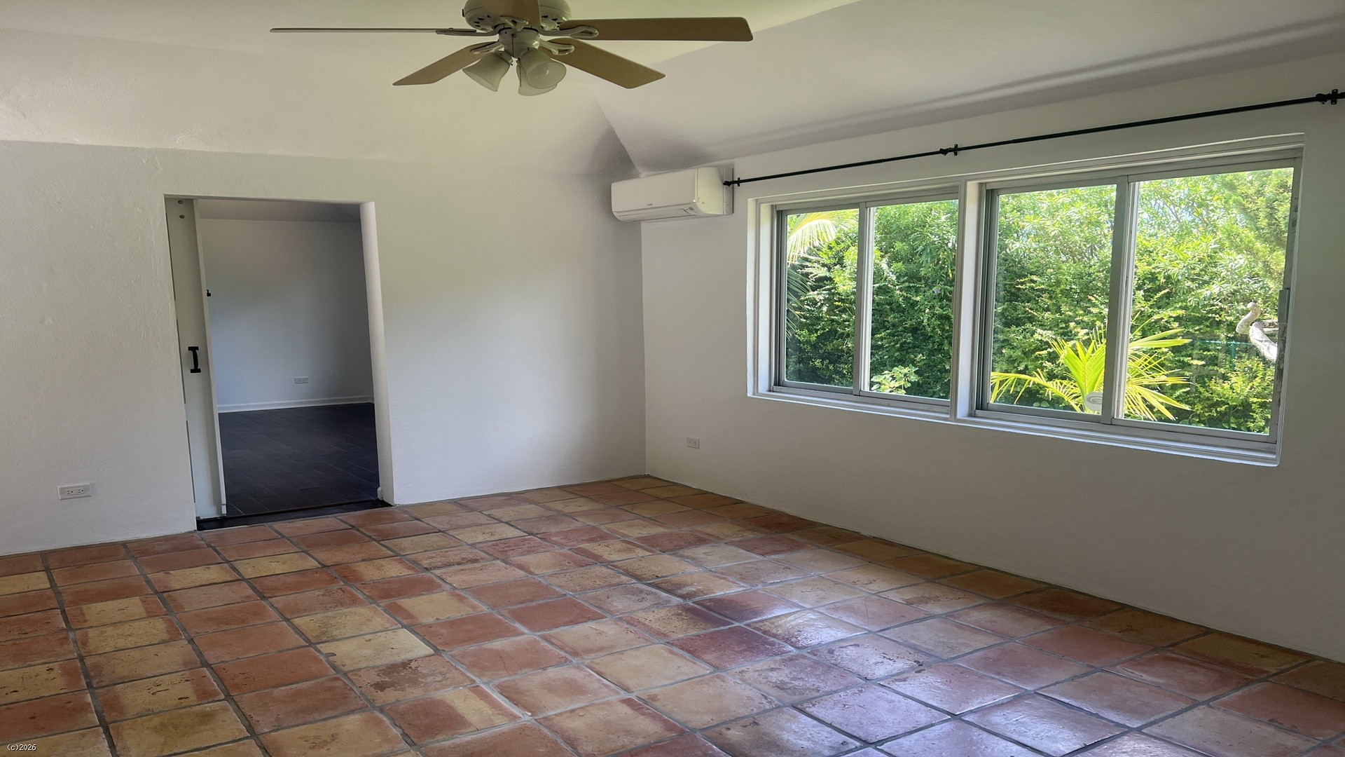 Three Cedars Apartment