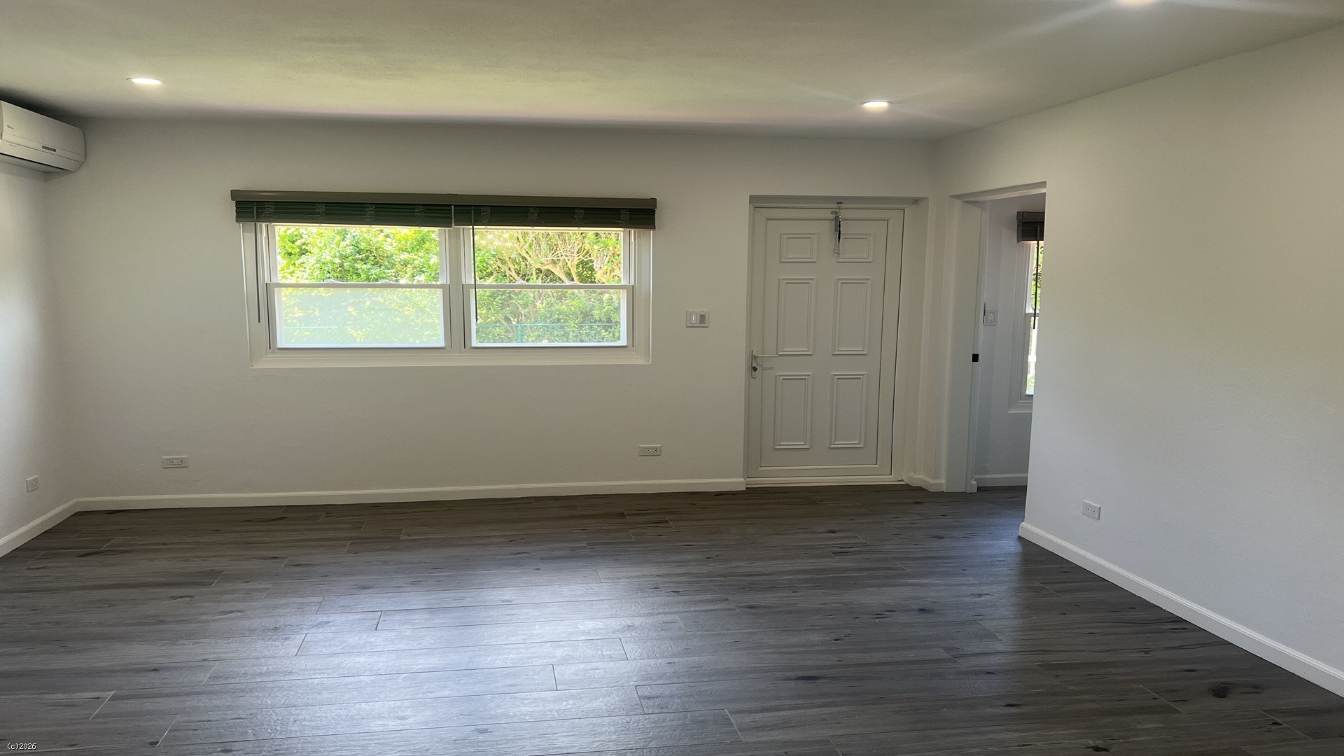 Three Cedars Apartment