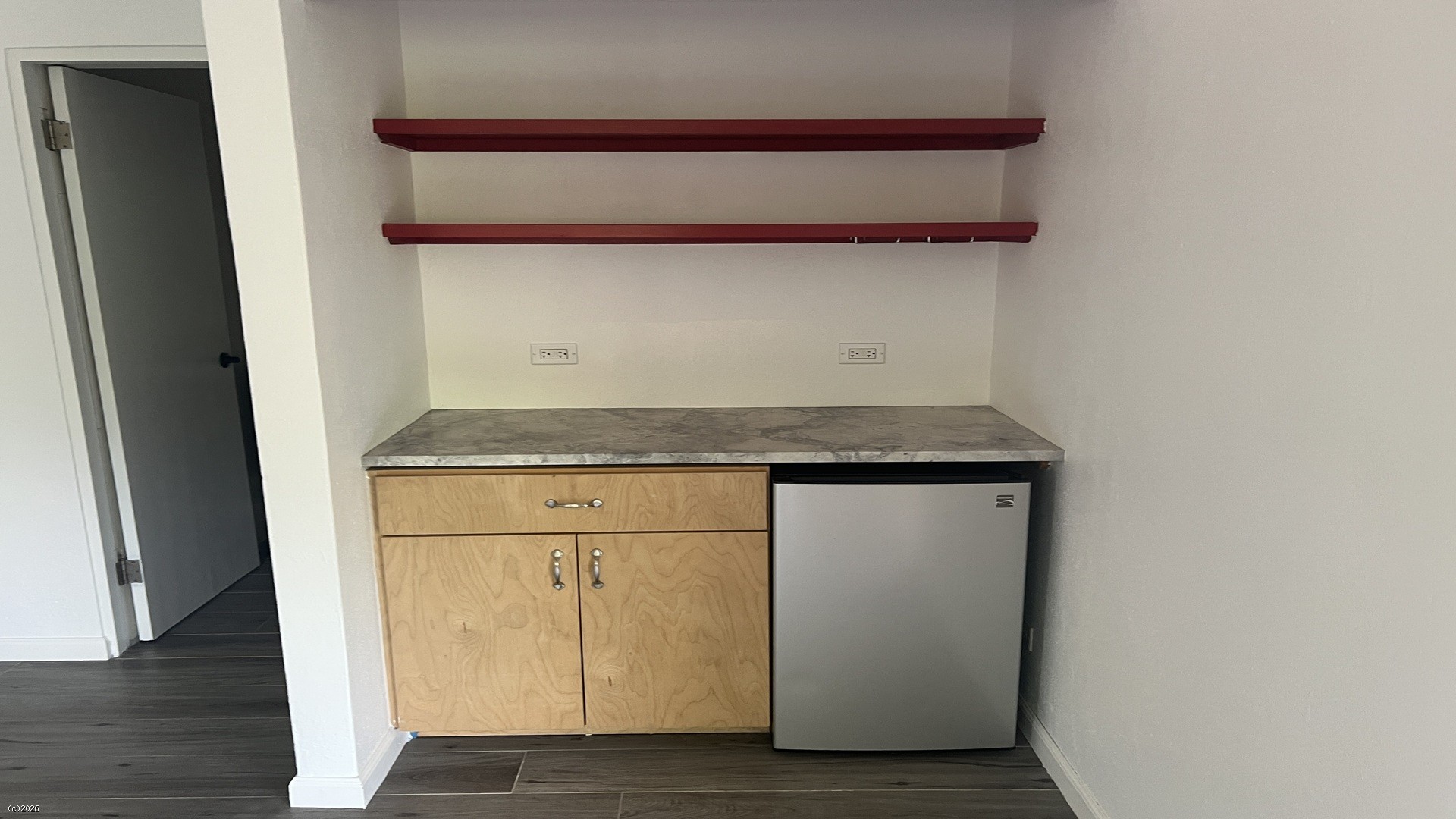 Three Cedars Apartment